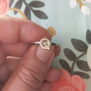 Nwot silver Q letter ring alphabet